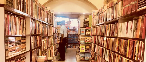 インド　グルガオン　本屋